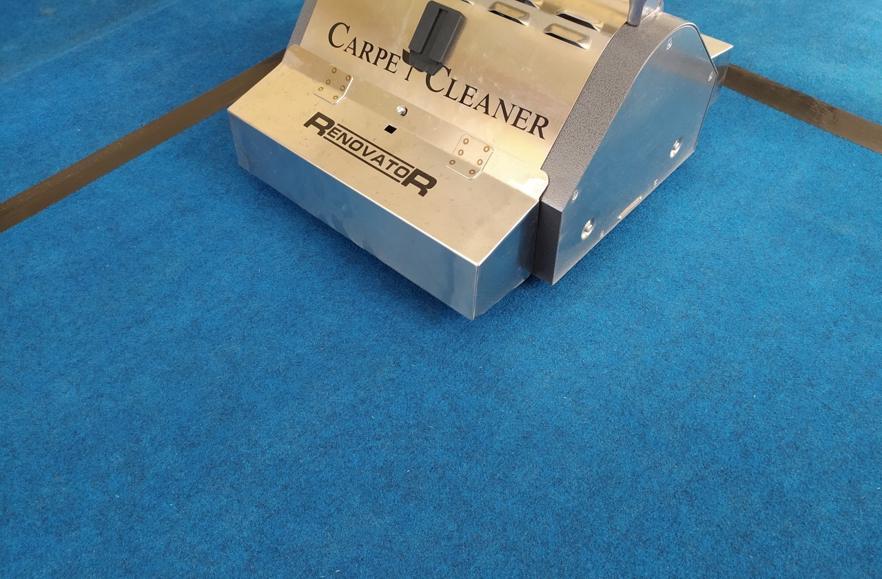Kartáčový mycí stroj CarpetCleaner PRO 35 - kartáčování nečistot z koberce
